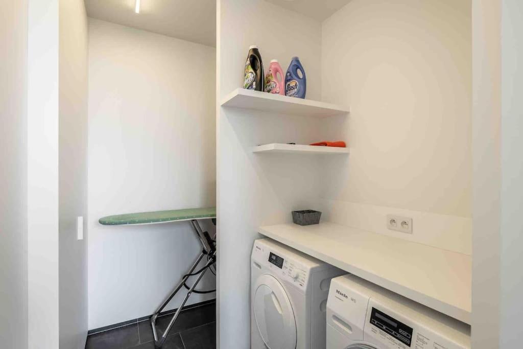 Exclusive Penthouse/workspace With Stunning Views Appartement Gent